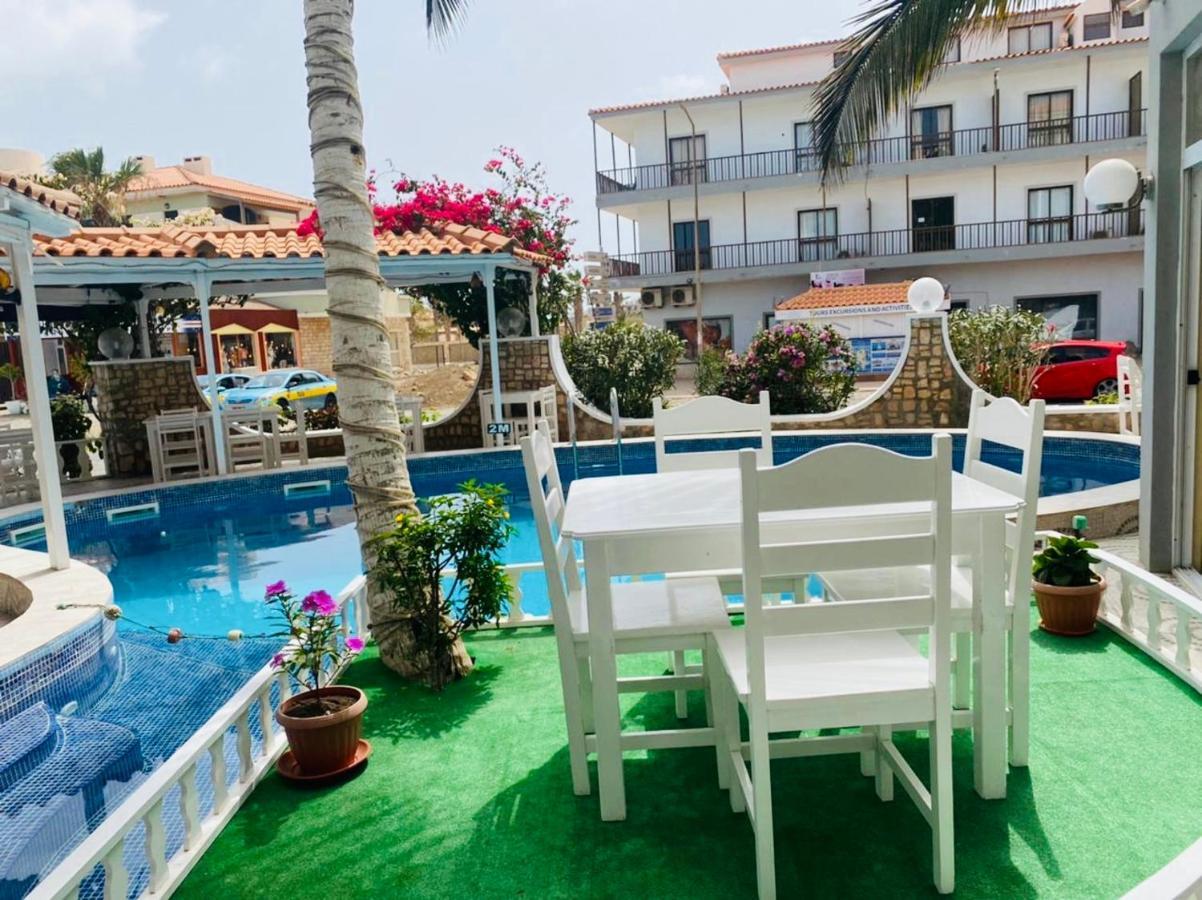 Aparthotel Nhaterra Santa Maria Kültér fotó